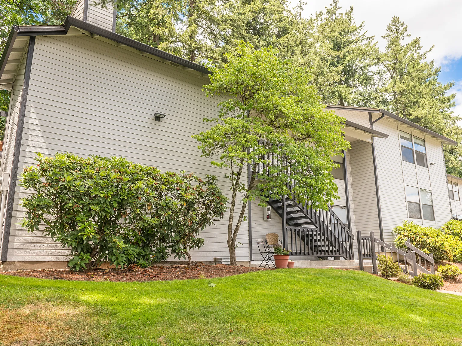 Hallwood Apartments — Photo 3