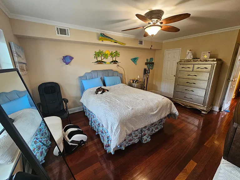 655 Middle Country Rd #2H2 — Photo 18