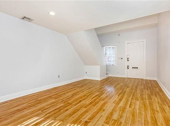 2nd image of 610 Jena St