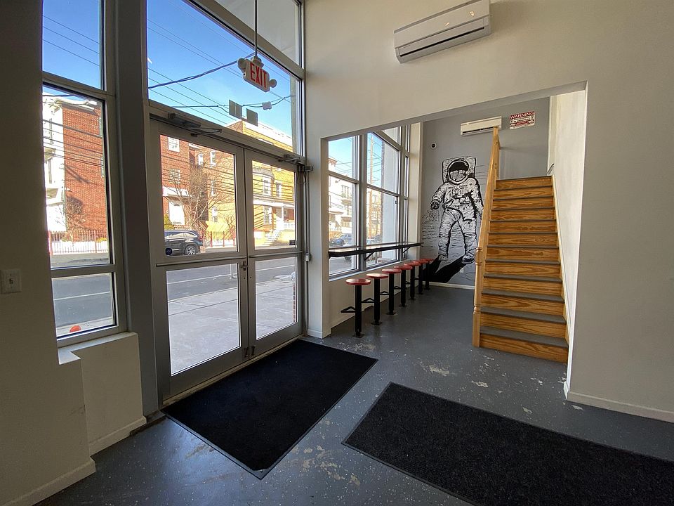 1st image of 42-48 Norfolk St #16