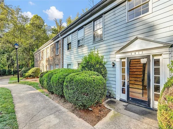 2821 E Bleeker Sq #H, Winston Salem, NC 27106