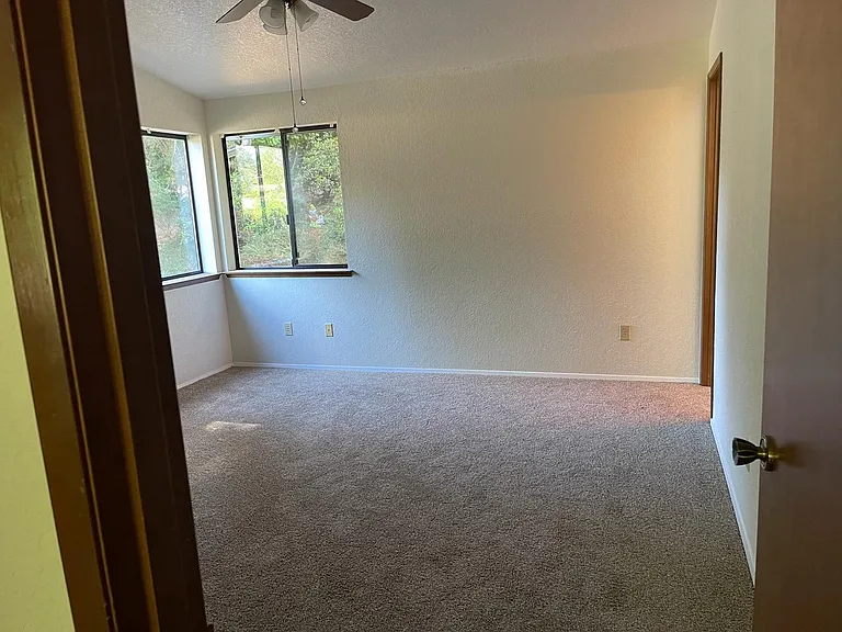 3137 Hampton Dr SW — Photo 8