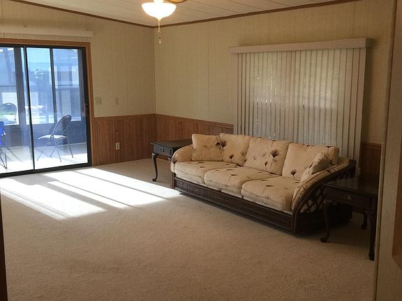 Living room & Front Patio