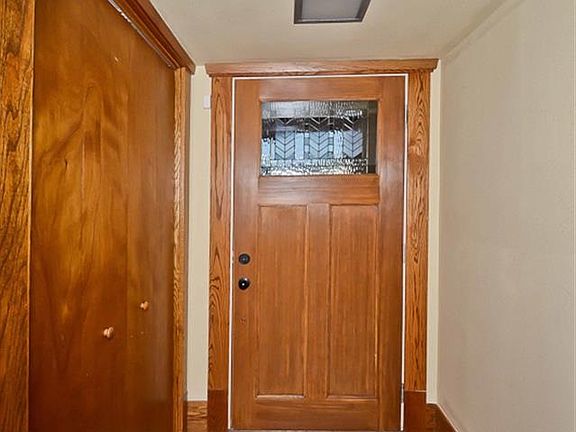 5th image of 504 11th Ave S