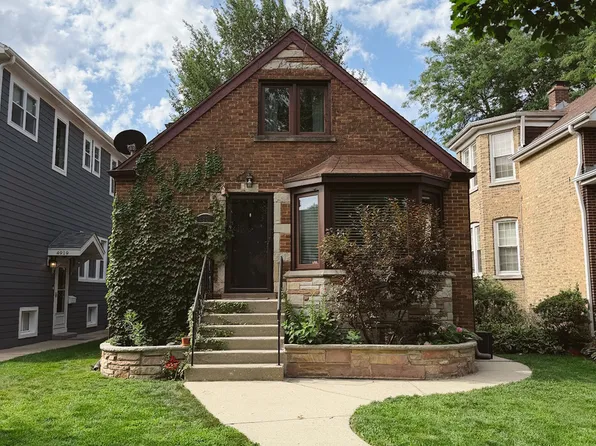 4921 W Catalpa Ave, Chicago, IL 60630