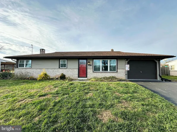 2417 Berkshire Ln, Dover, PA 17315