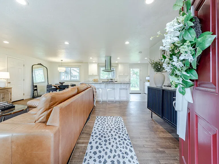 1386 Roundup Dr — Photo 14