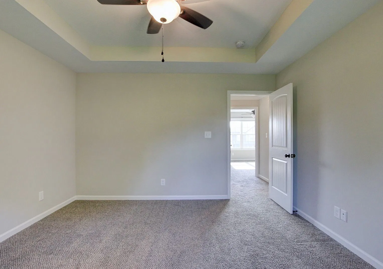 Huge 5 bed 3 ba. Gorgeous House Near Post and Exit 1 — Photo 2