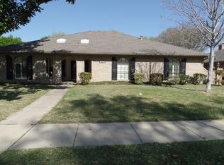 529 Kingsbridge Dr, Garland, TX