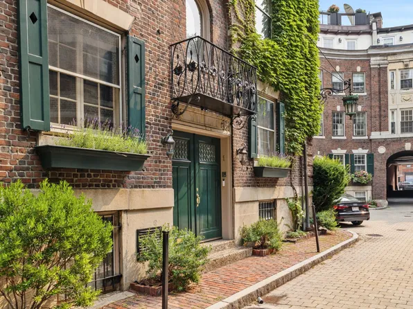 1 W Hill Pl, Boston, MA 02114