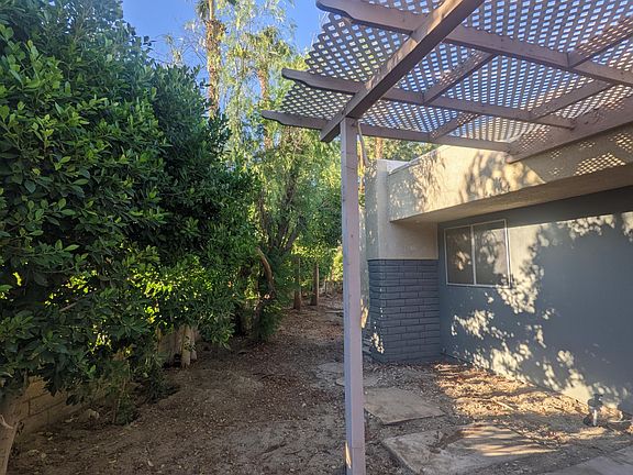 2nd image of 1320 S Sunflower Cir