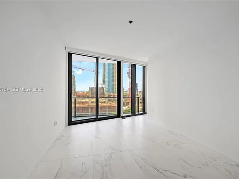 1000 Biscayne Blvd #Penthouse 1201 — Photo 13
