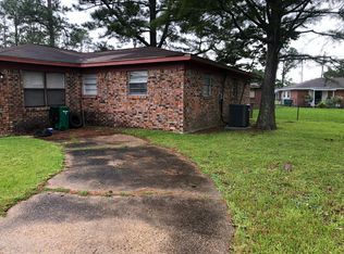 4200 Terrace Dr, Moss Point, MS 39563