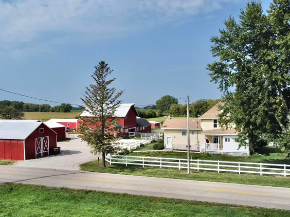 10266 County Line Rd, Marengo, IL 60152