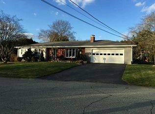 40 Pinewood Dr, North Providence, RI 02904