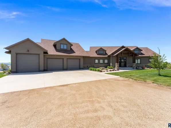 48290 Arrowhead Pl, Canton, SD 57013