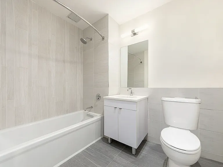 25-21 43rd Ave #Penthouse 1 — Photo 11