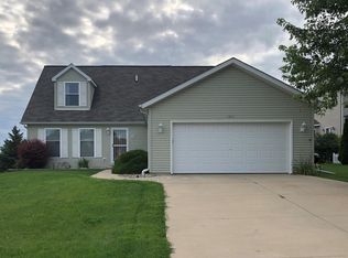 1242 Firethorn Dr, West Bend, WI 53090