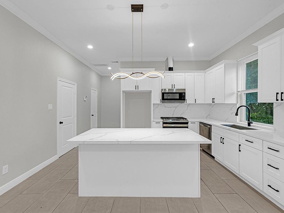 1st image of 5020 Sayers St #B