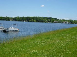 2000 Candlewick Dr SW, Poplar Grove, IL 61065