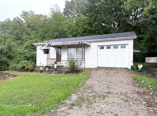 912 Henton St, Livermore, KY 42352