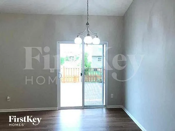 5 bed, 3.0 bath, 2800 sqft, $3,445 — Photo 3