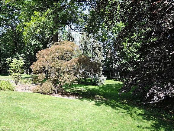 3rd image of 2285 Harcourt Dr