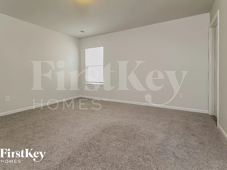 310 Ashborne Ln — Photo 10