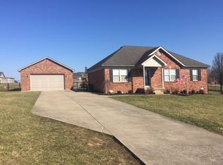 1002 Iron Creek Cir, Bardstown, KY 40004