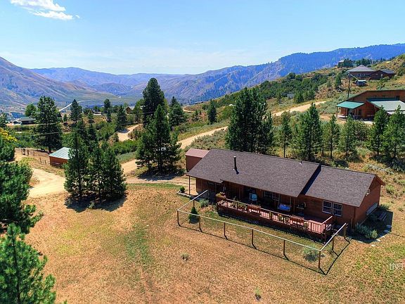 2nd image of 211 Evergreen Dr