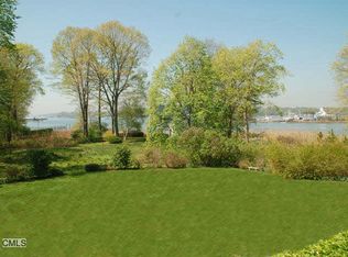 44 Carriglea Dr, Riverside, CT 06878