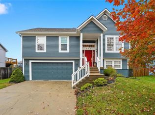 964 Cottage Creek Dr, Gardner, KS 66030