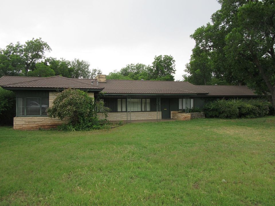 1st image of 818 S Leggett Dr
