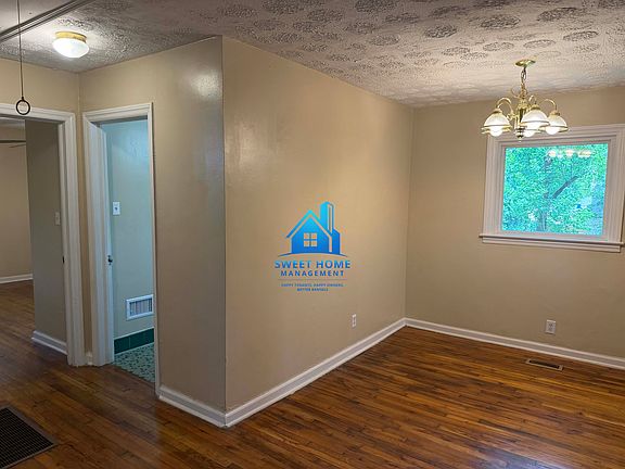 3rd image of 3410 Sherwood Ave