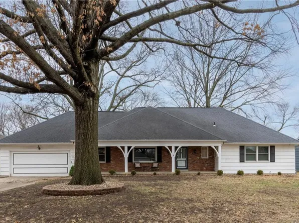 6910 W 101st St, Overland Park, KS 66212