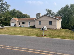 6 Oakshire Dr, Hummelstown, PA 17036