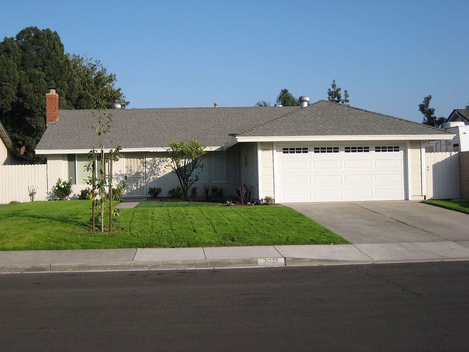 New lanscape,garage door,great neighborhood