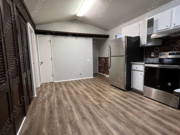 4th image of 10 Bonnie Ct