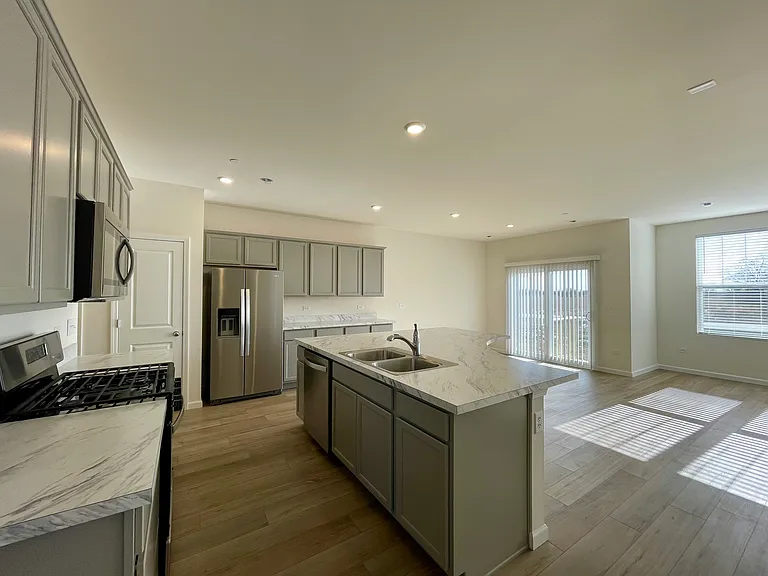 2243 Horseshoe Cir — Photo 2