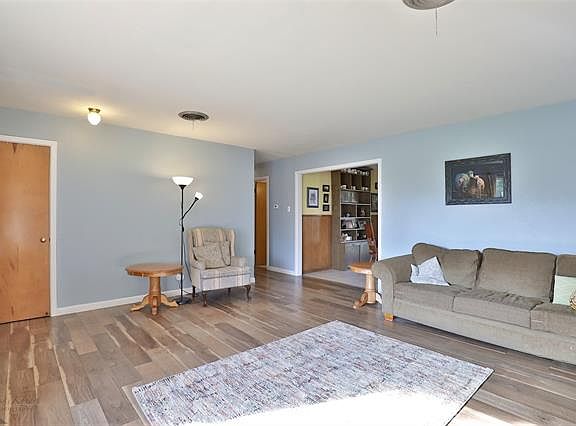 5th image of 1482 Westwood Dr