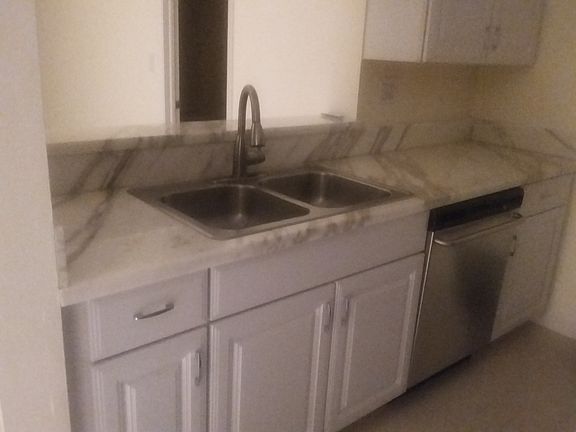 2nd image of 1717 N Bayshore Dr APT 1145