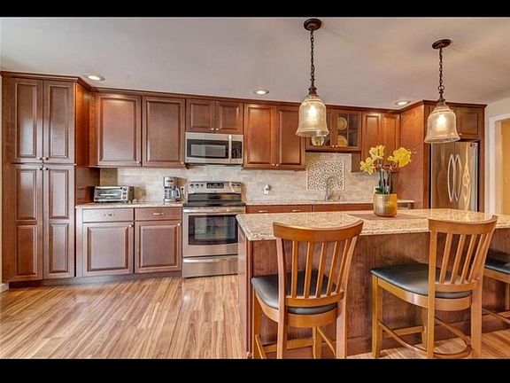 2nd image of 2811 Ogden Dr