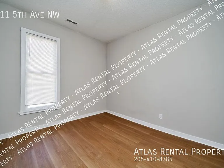 111 5th Ave NW — Photo 11