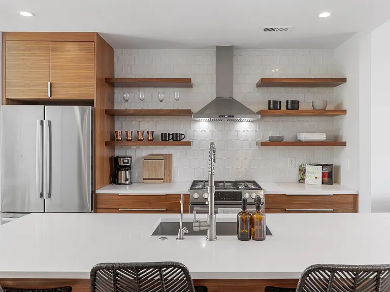 1016 Russell St — Photo 16
