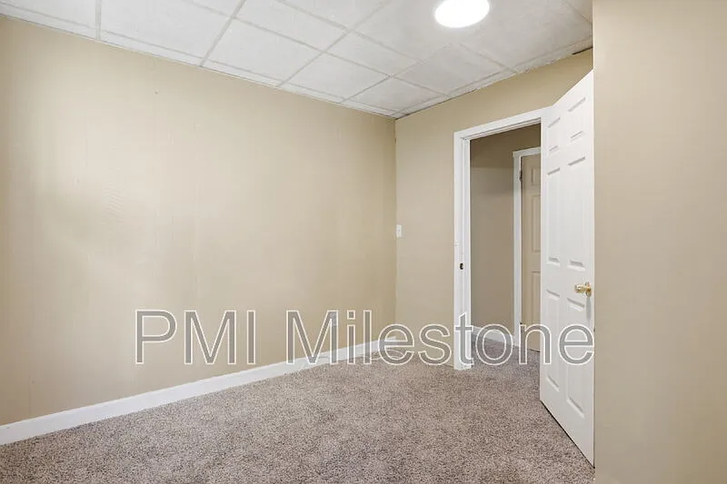 4 bed, 2.0 bath, 1458 sqft, $1,550 — Photo 4