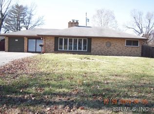 801 Express Dr, Belleville, IL