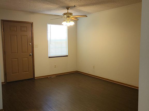 3rd image of 303 NW Vesper St