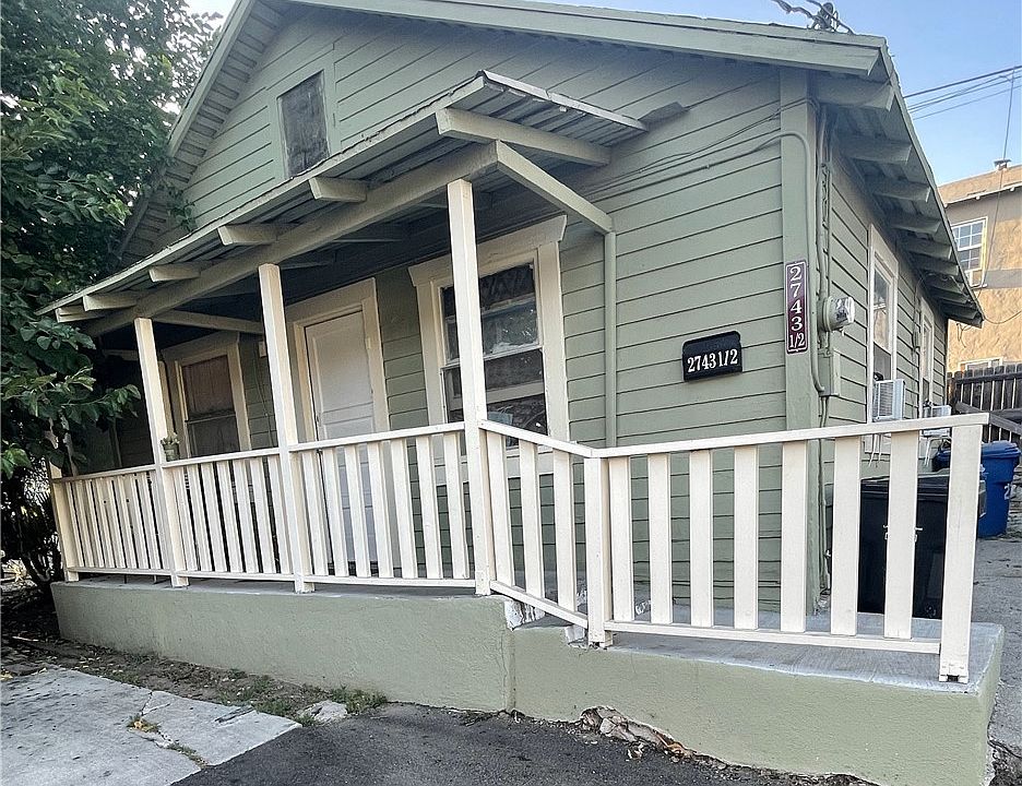 1st image of 2743 Hyans St