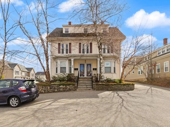 2 Pine St APT 3, Stoneham, MA 02180