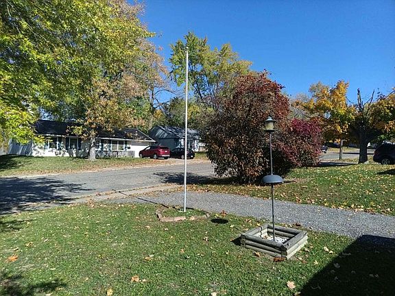 Exterior Neighborhood (street photo)